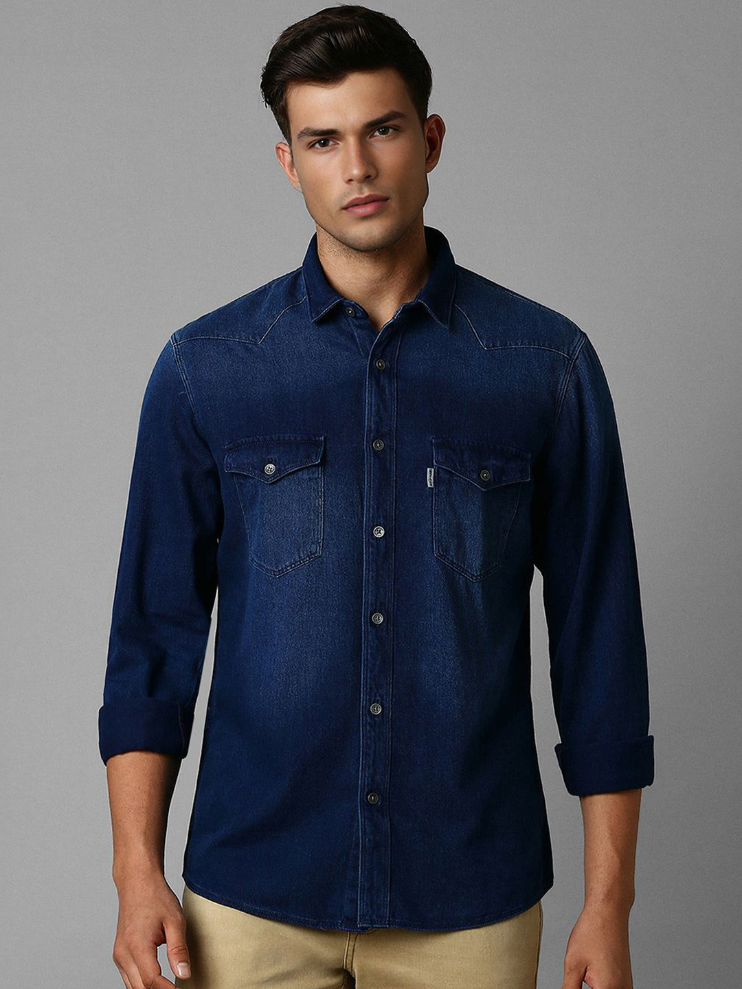 

Louis Philippe Jeans Spread Collar Long Sleeves Slim Fit Faded Casual Shirt, Navy blue