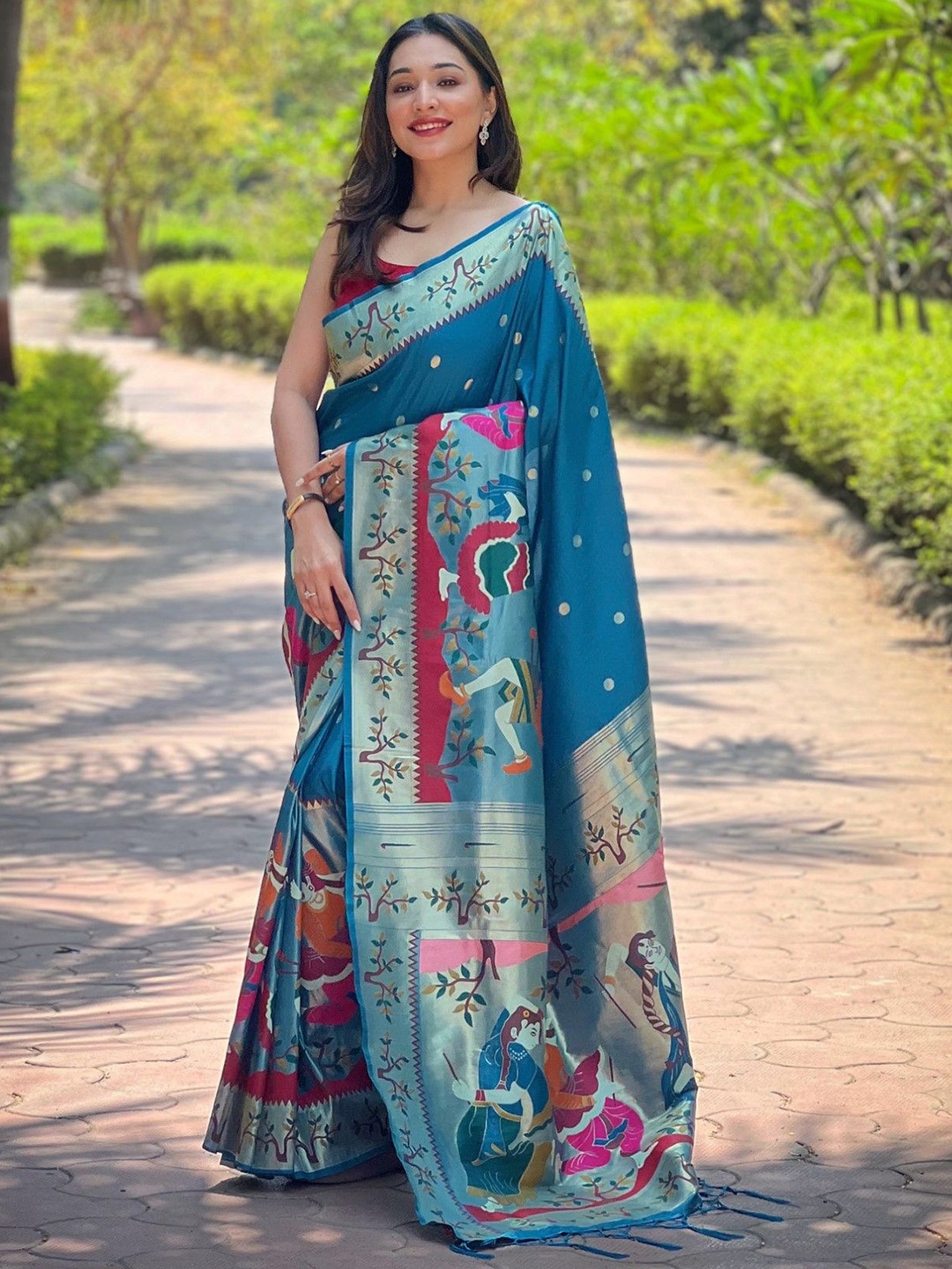 

Panzora Woven Design Zari Paithani Saree, Teal