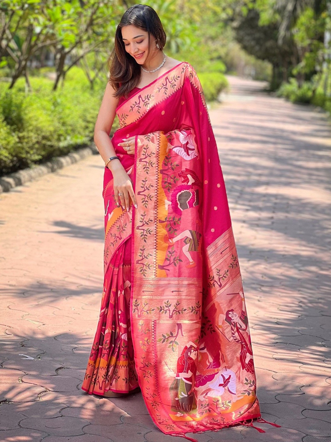 

Panzora Floral Zari Paithani Saree, Pink