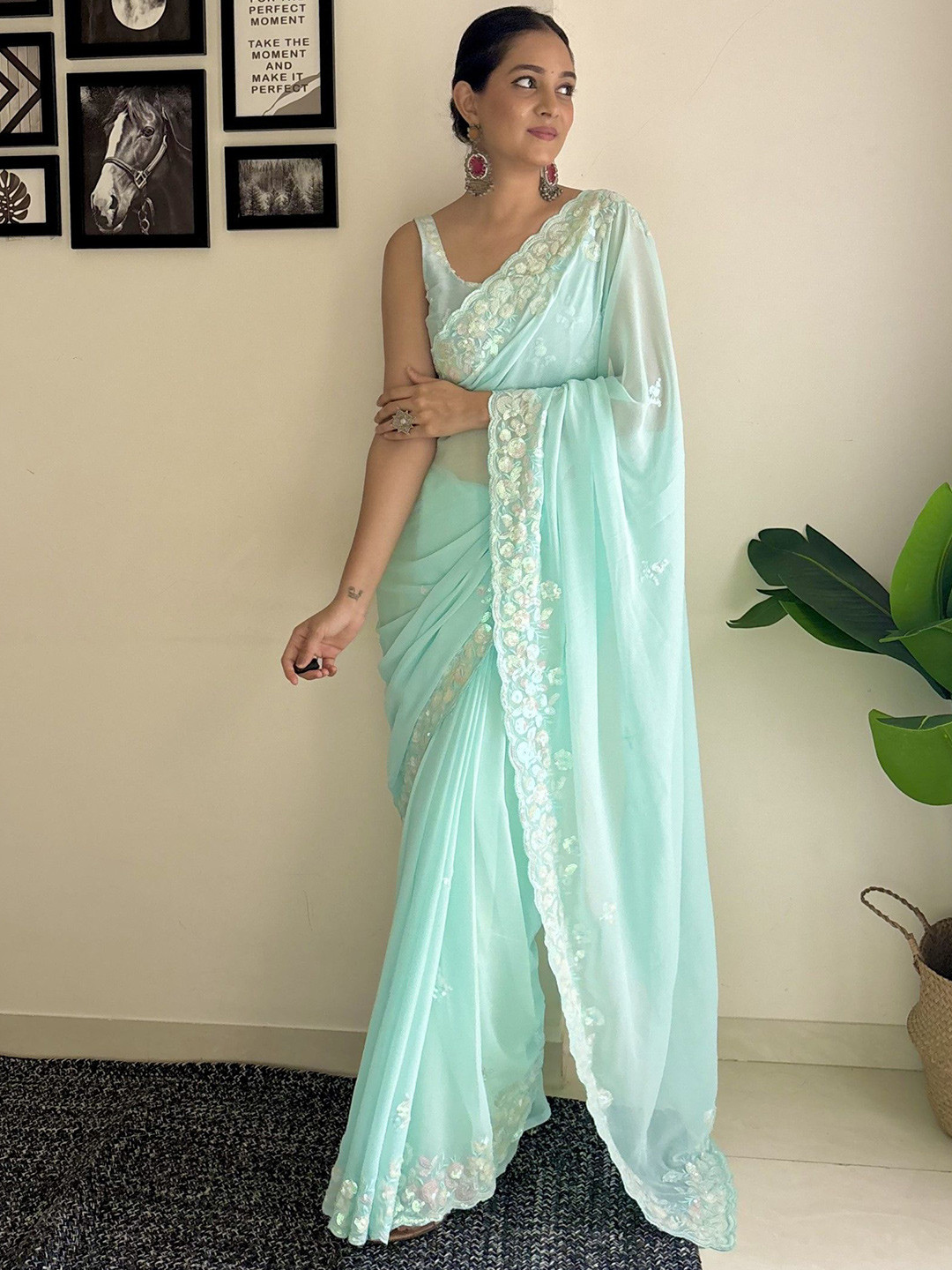 

Panzora Embellished Sequinned Saree, Blue