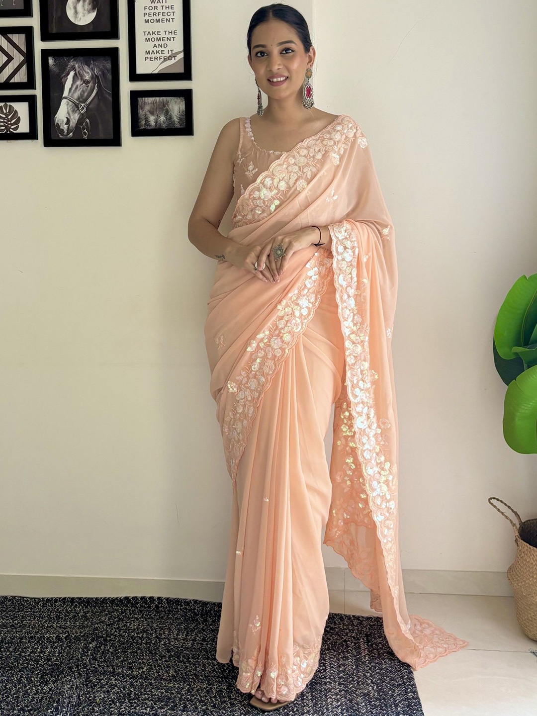 

Panzora Embellished Sequinned Saree, Peach