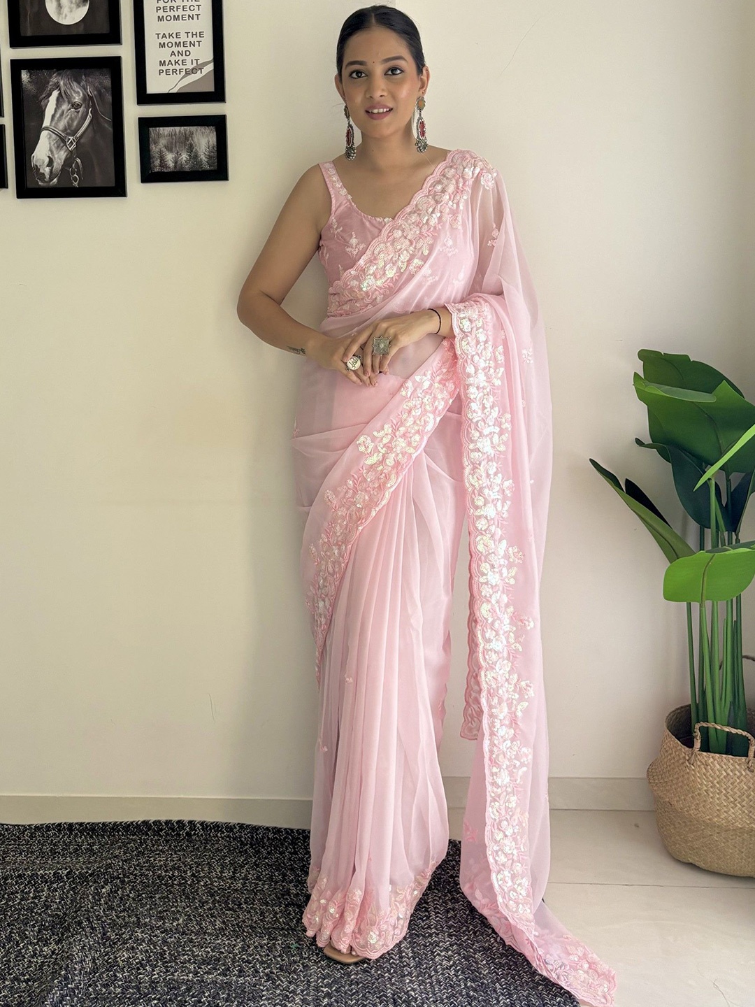 

Panzora Embellished Sequinned Saree, Pink