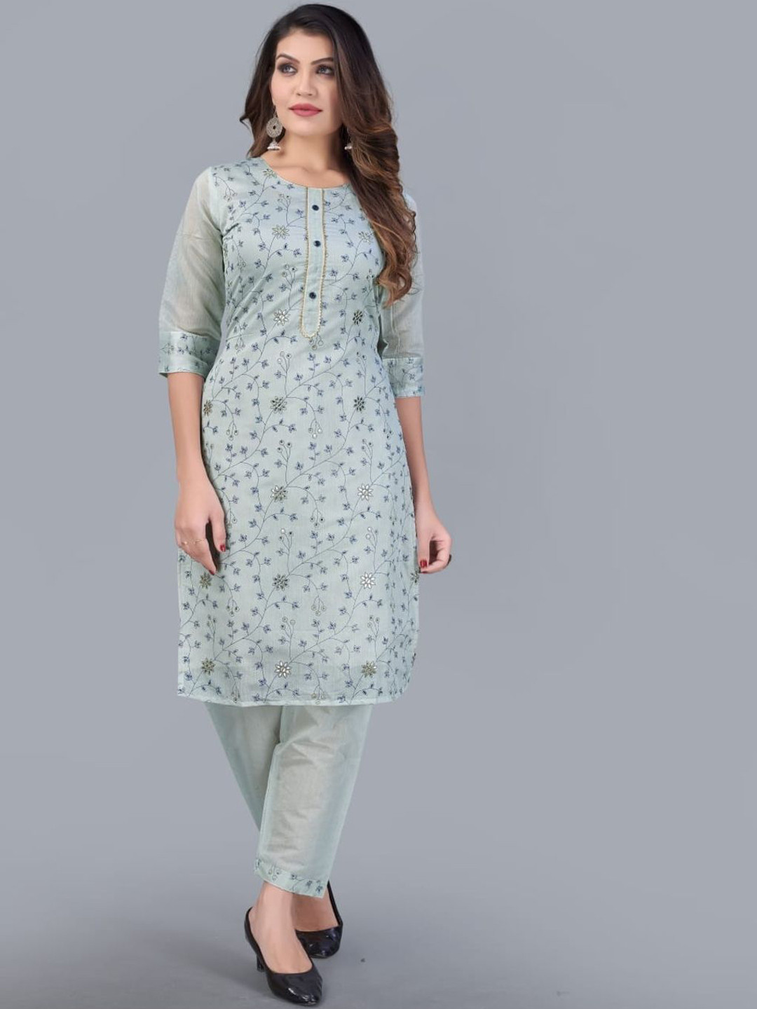 

Rujave Floral Printed Round Neck Sequinned Chanderi silk Straight Kurta with Trousers, Green
