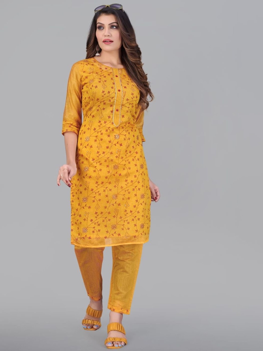 

Rujave Floral Printed Regular Sequinned Chanderi Silk Kurta with Trousers, Orange