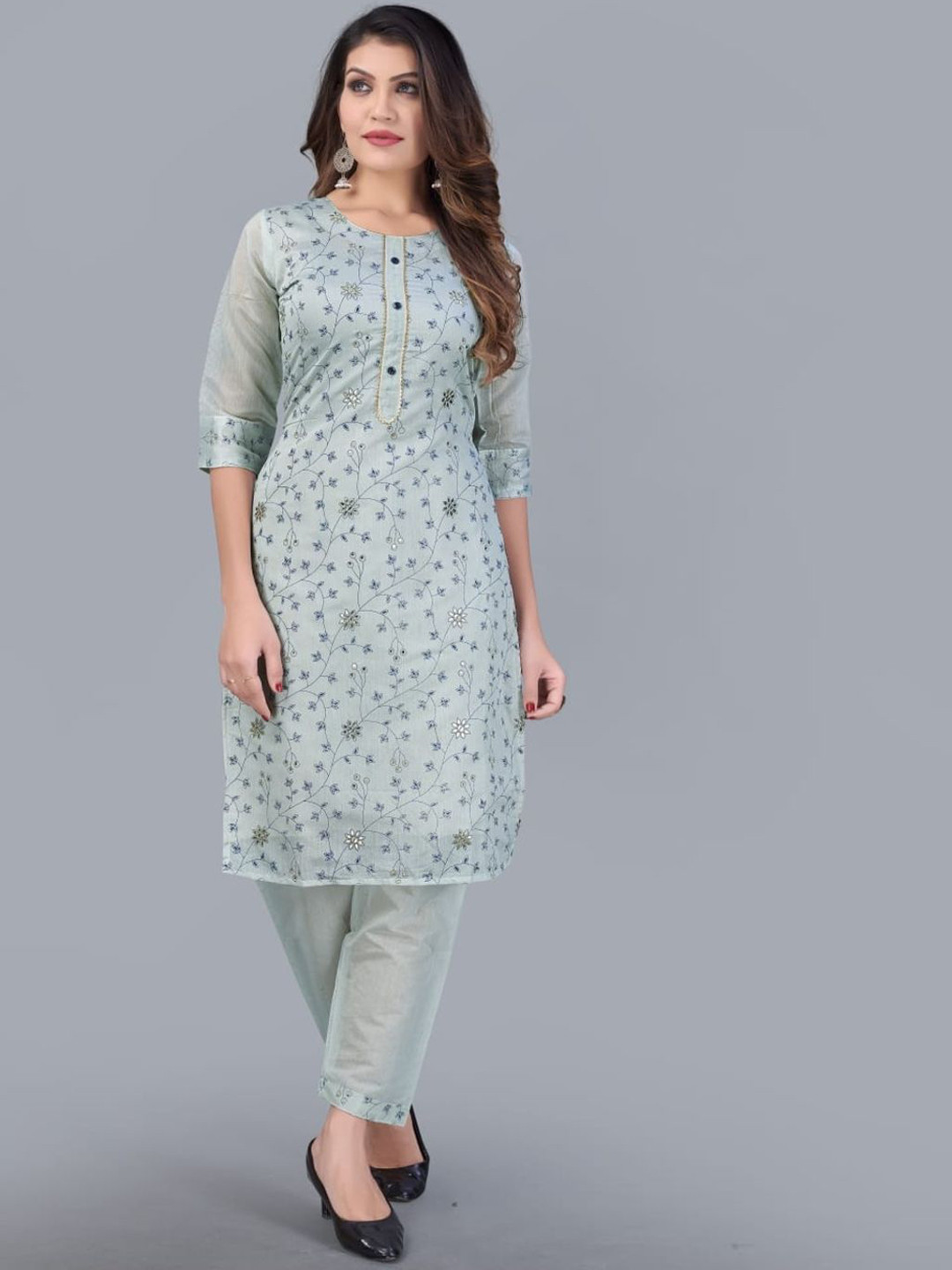 

Rujave Floral Printed Round Neck Sequinned Chanderi silk Straight Kurta with Trousers, Green