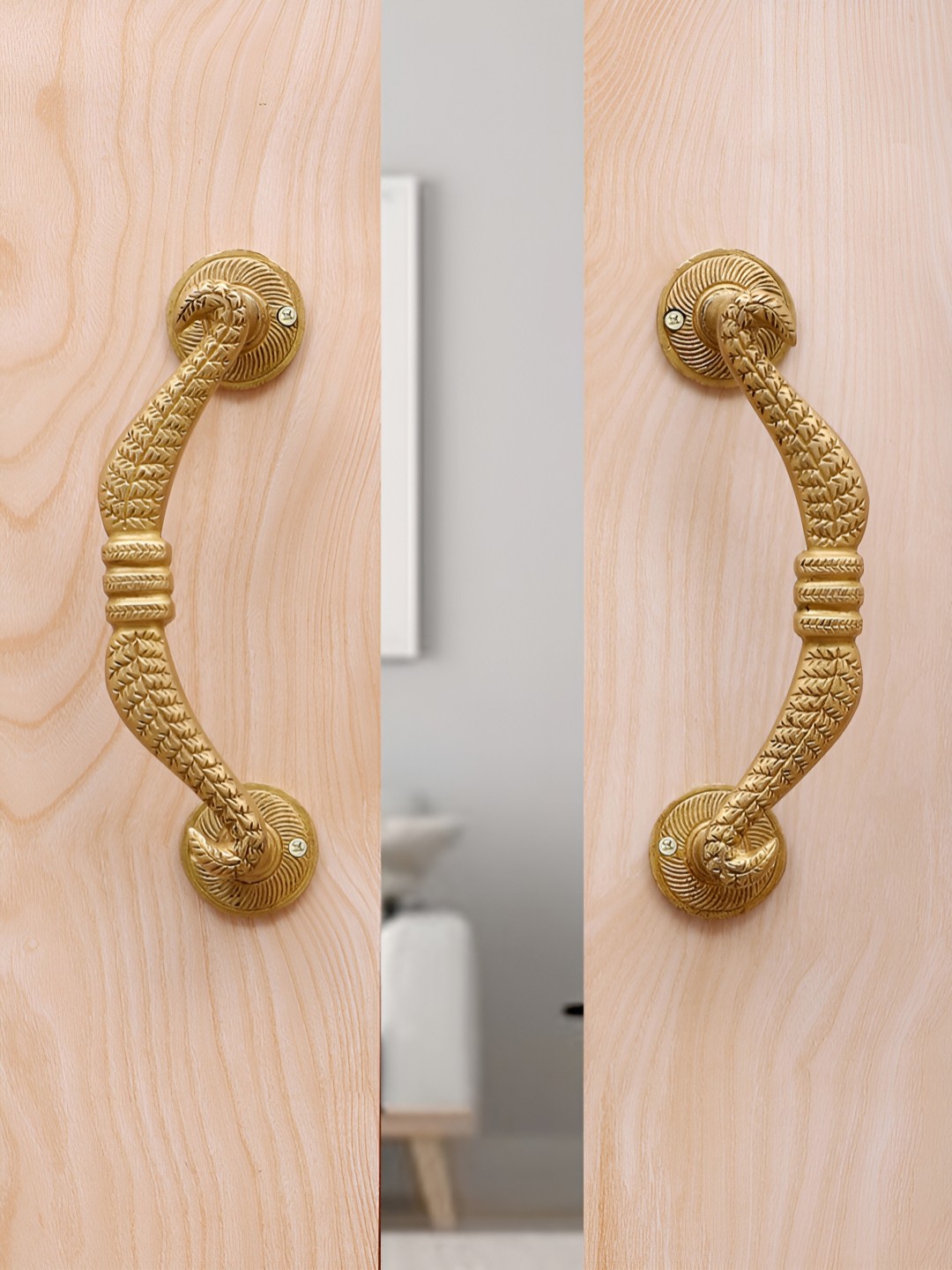 

Two Moustaches 2-pcs Bow Design Brass Door Handle Pair, Gold