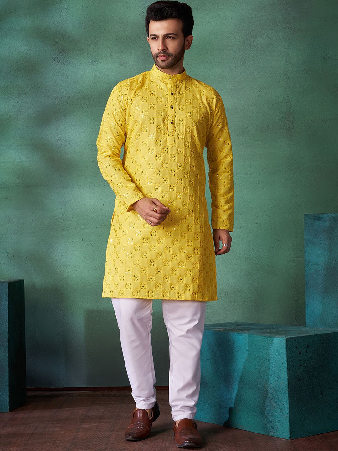 

Fashion FRICKS Geometric Embroidered Mandarin Collar Sequinned Cotton Straight Kurta, Yellow