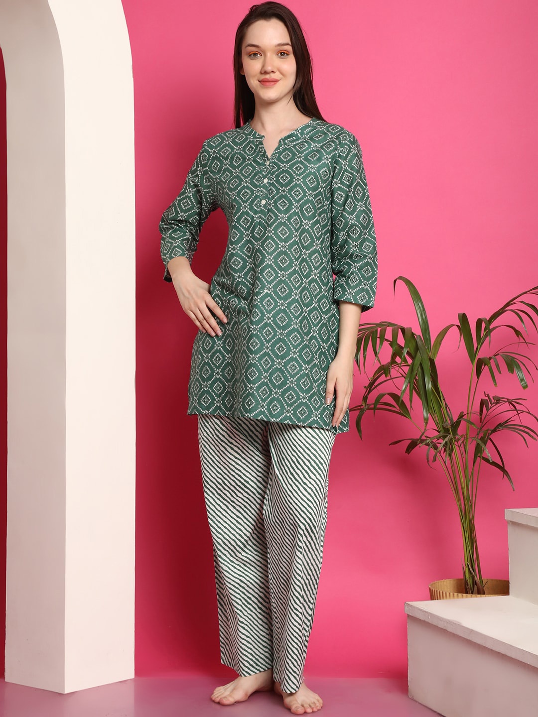 

Indreams Geometric Printed Mandarin Collar Pure Cotton Night suit, Green