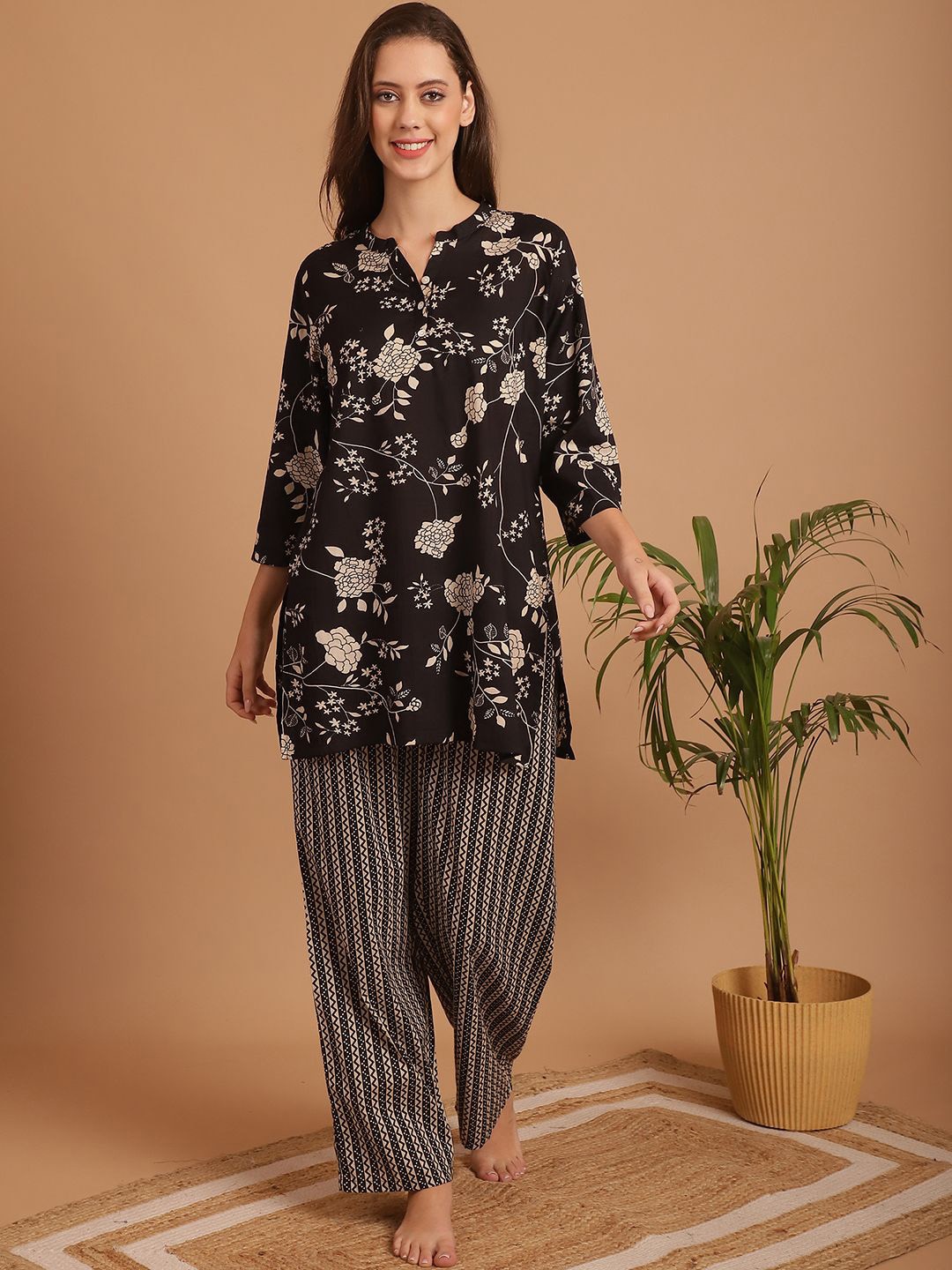 

Indreams Floral Printed Band Collar Pure Cotton Night Suit, Black