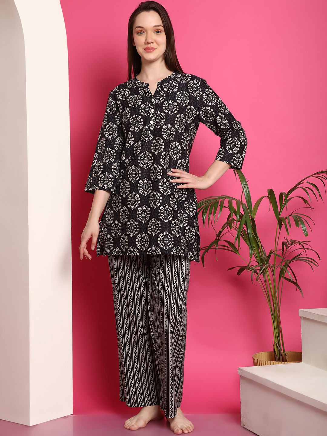 

Indreams Ethnic Motifs Printed Mandarin Collar Pure Cotton Night Suit, Black