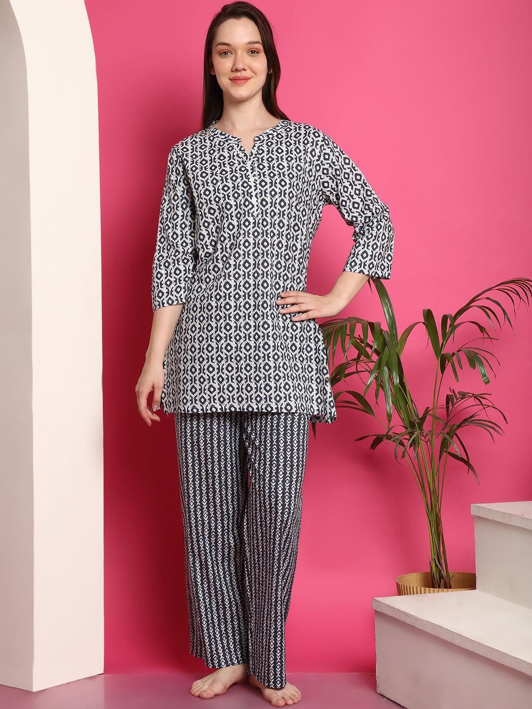 

Indreams Ethnic Motifs Printed Band Collar Pure Cotton Night Suit, Grey