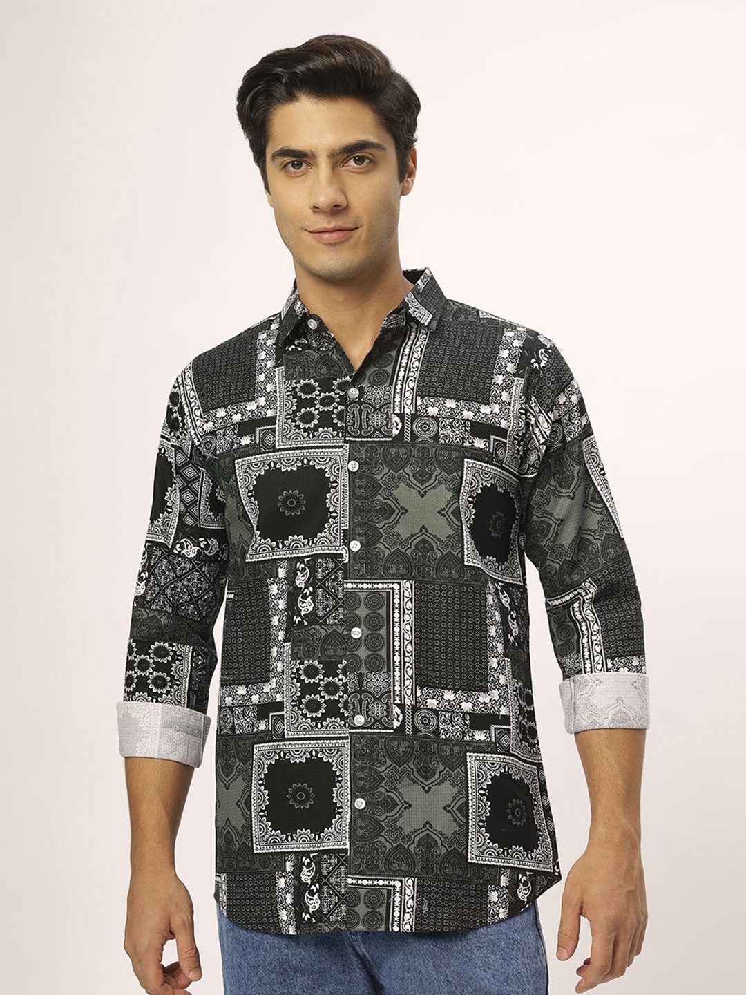 

N AND J Relaxed Slim Fit Abstract Printed Cotton Casual Shirt, Green