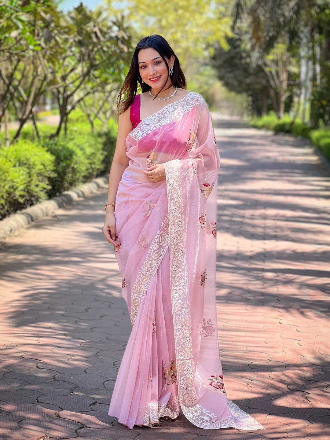 

Panzora Floral Embroidered Saree, Pink