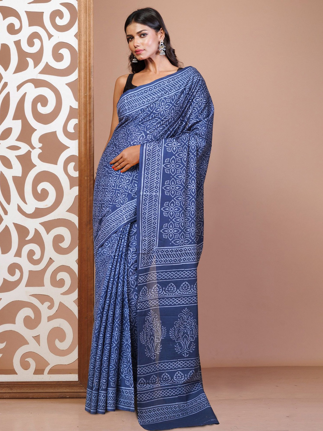 

Unnati Silks Ethnic Motifs Pure Cotton Handloom Block Print Saree, Navy blue