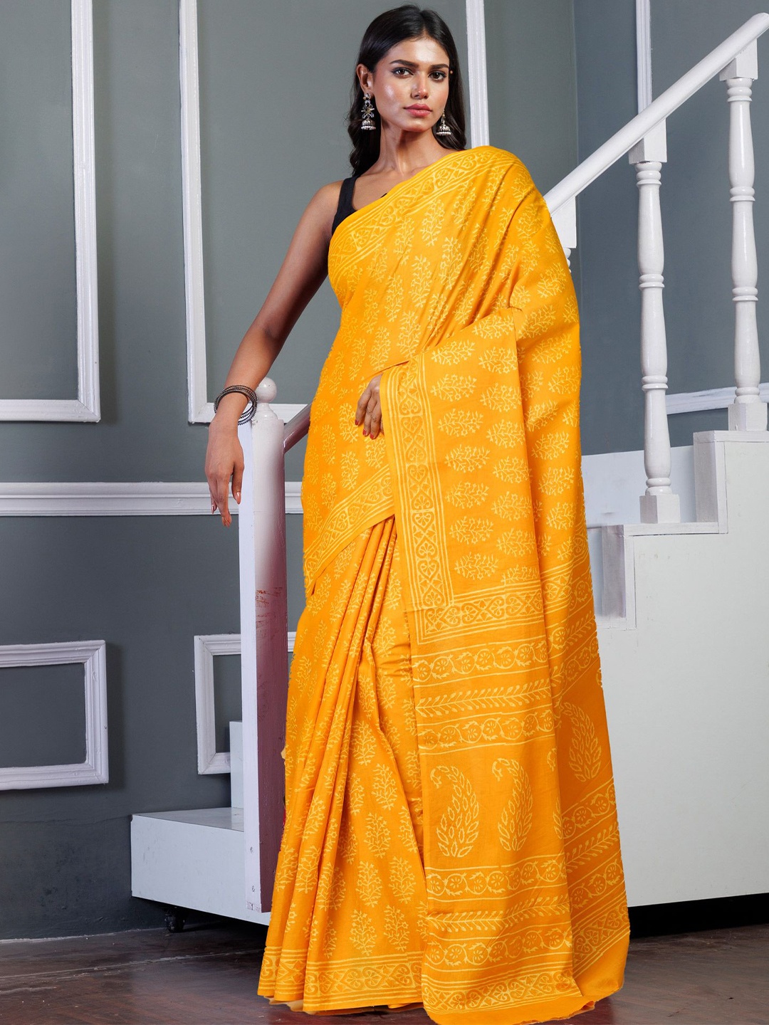 

Unnati Silks Ethnic Motifs Pure Cotton Handloom Block Print Saree, Yellow