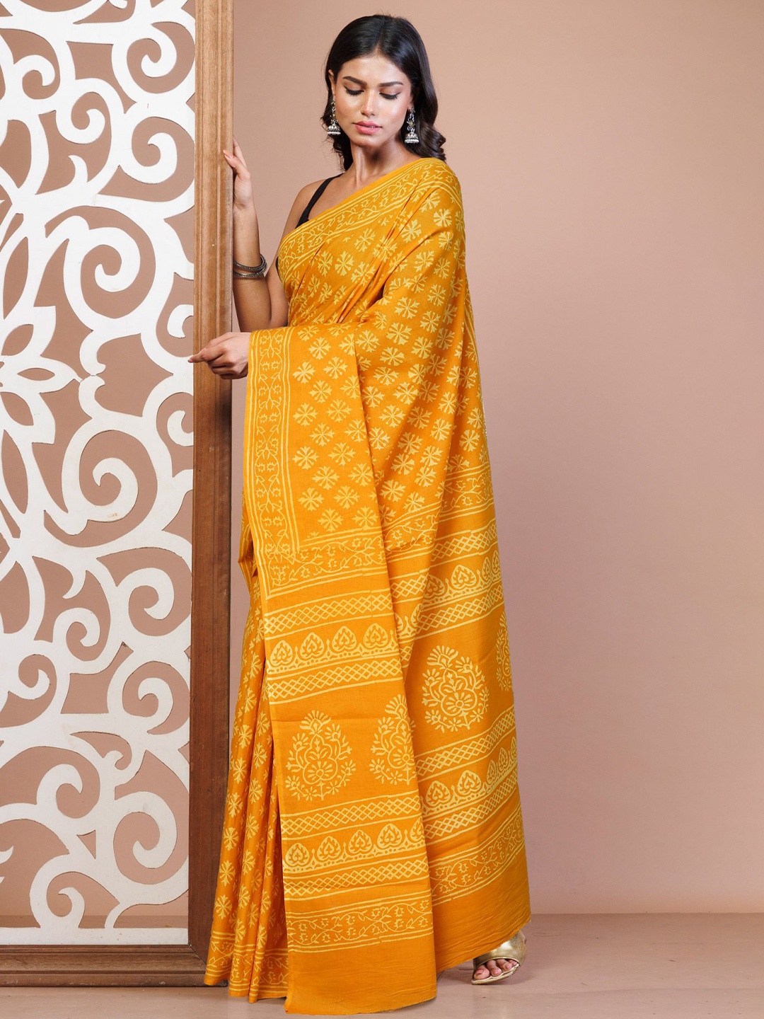 

Unnati Silks Ethnic Motifs Block Print Pure Cotton Handloom Saree, Yellow