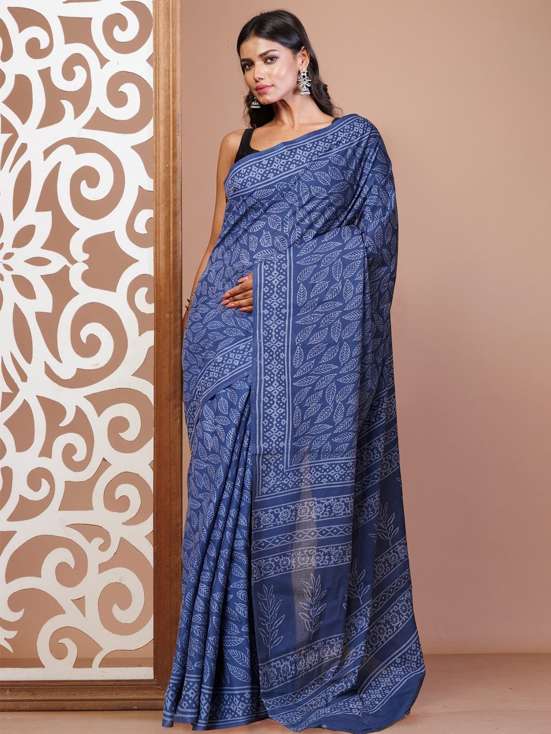 

Unnati Silks Ethnic Motifs Pure Cotton Handloom Block Print Saree, Navy blue