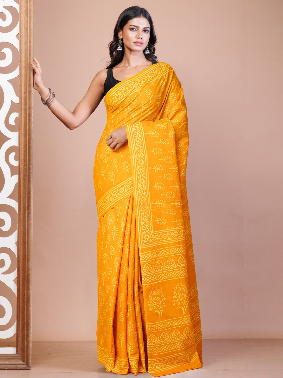 

Unnati Silks Ethnic Motifs Block Print Pure Cotton Handloom Saree, Yellow