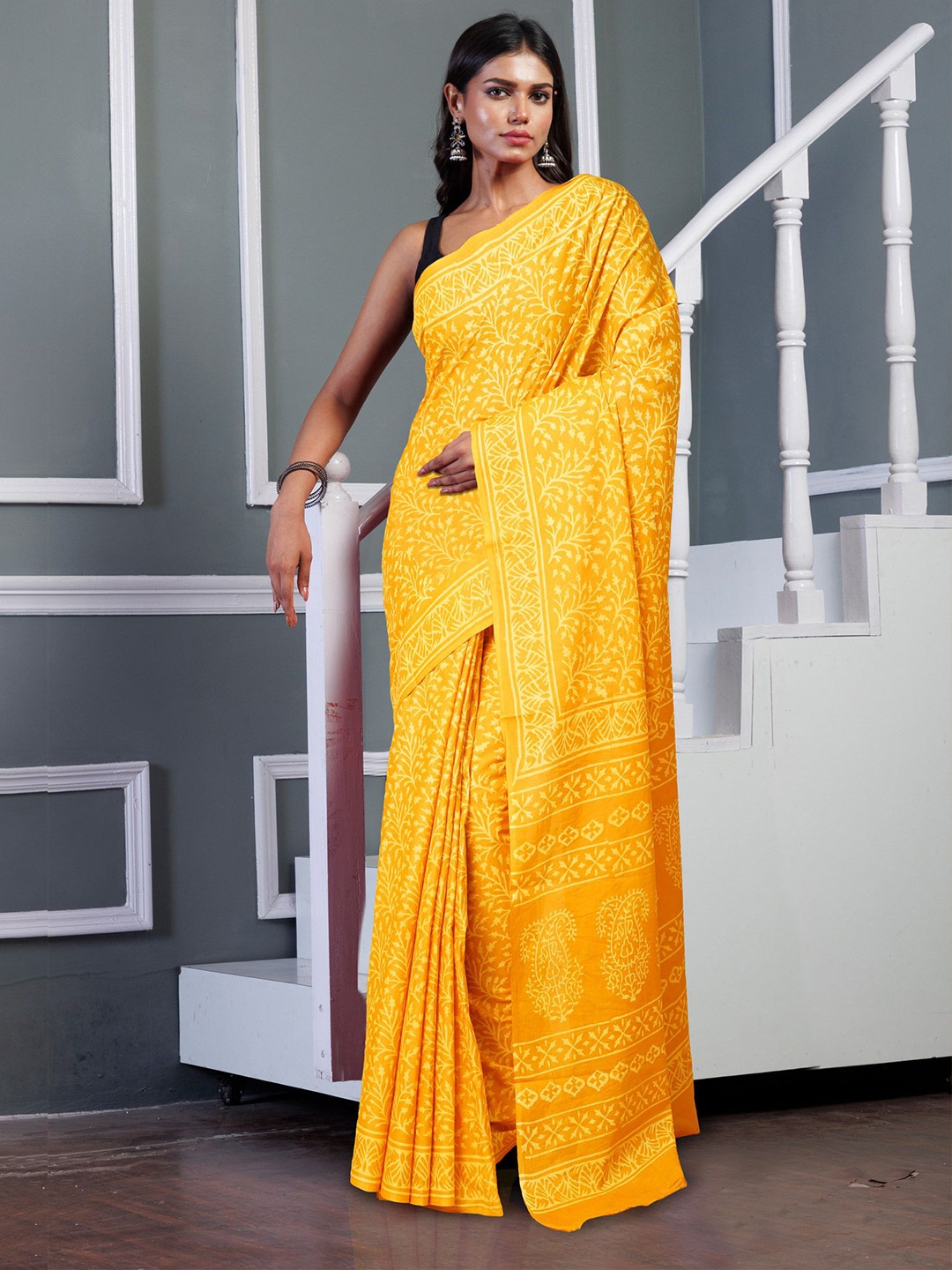 

Unnati Silks Ethnic Motifs Pure Cotton Handloom Block Print Saree, Yellow