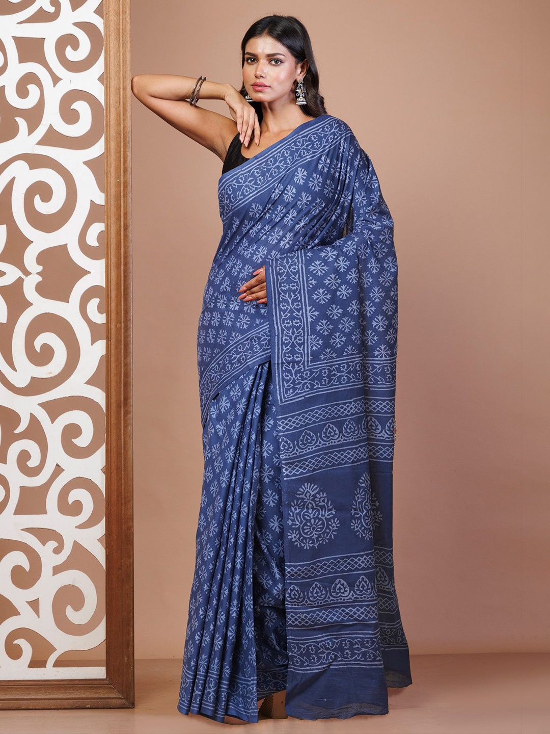 

Unnati Silks Ethnic Motifs Pure Cotton Handloom Block Print Saree, Navy blue