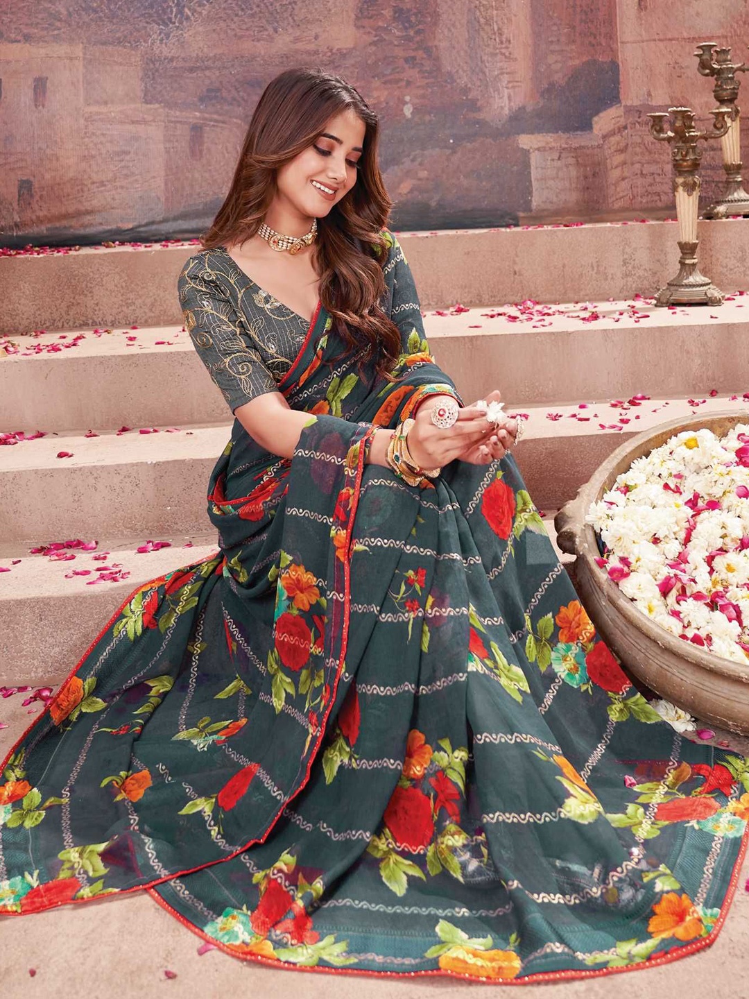 

Panzora Floral Printed Sequinned Saree, Grey