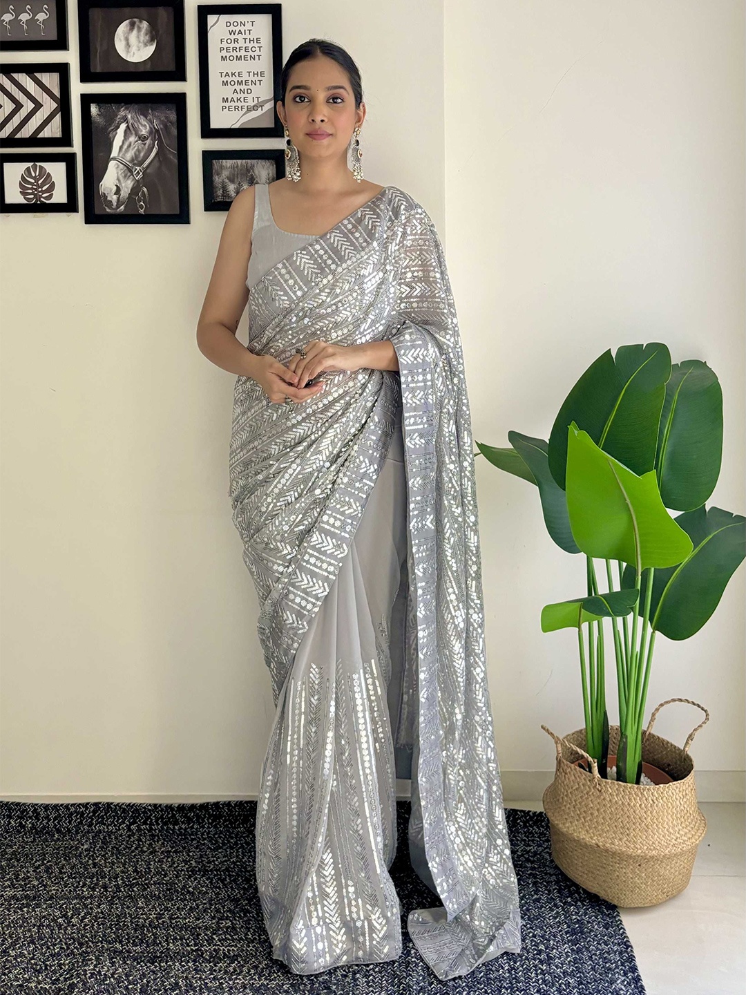 

Panzora Embellished Sequinned Saree, Grey
