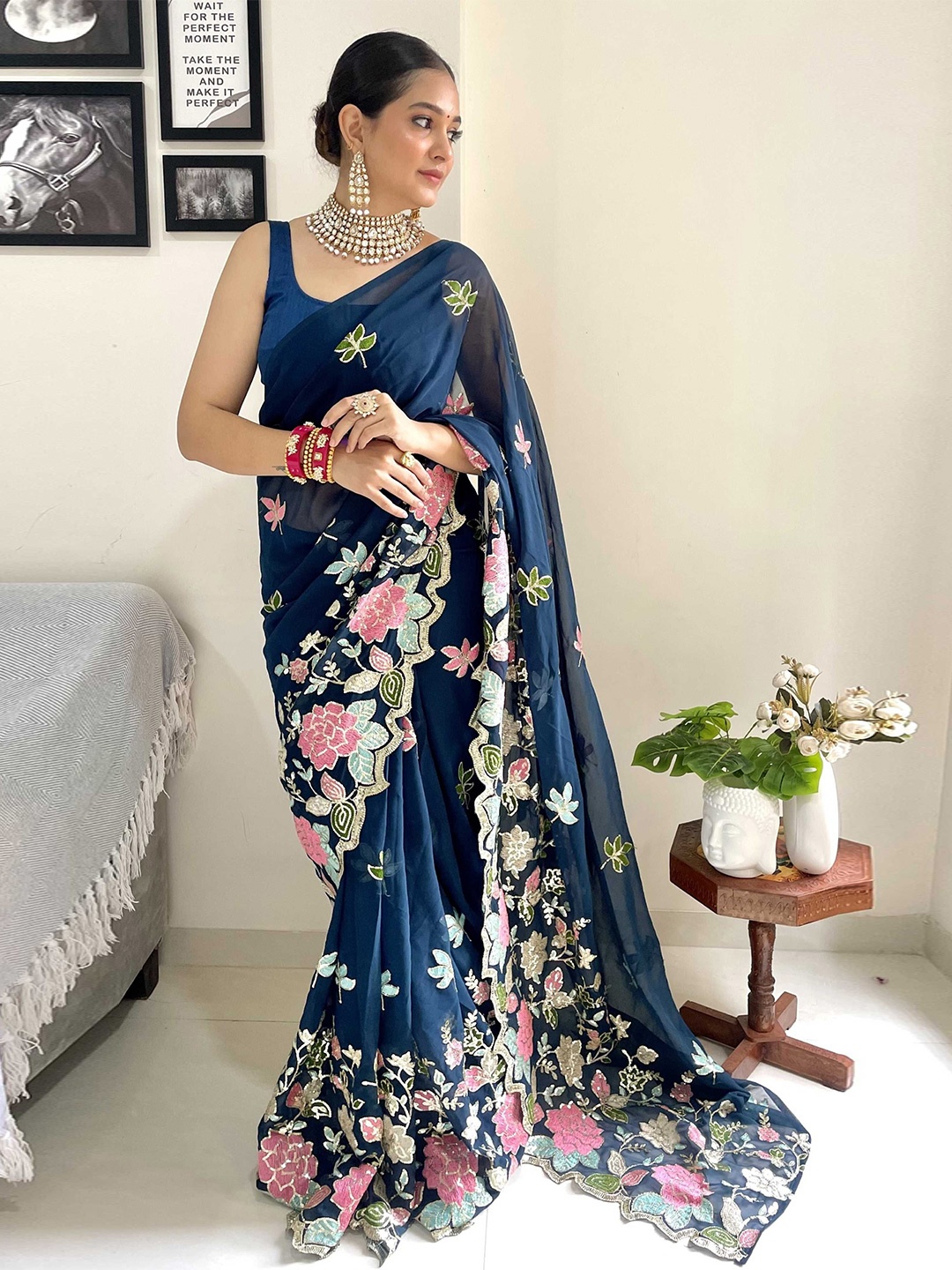 

Panzora Floral Sequinned Printed Saree, Teal