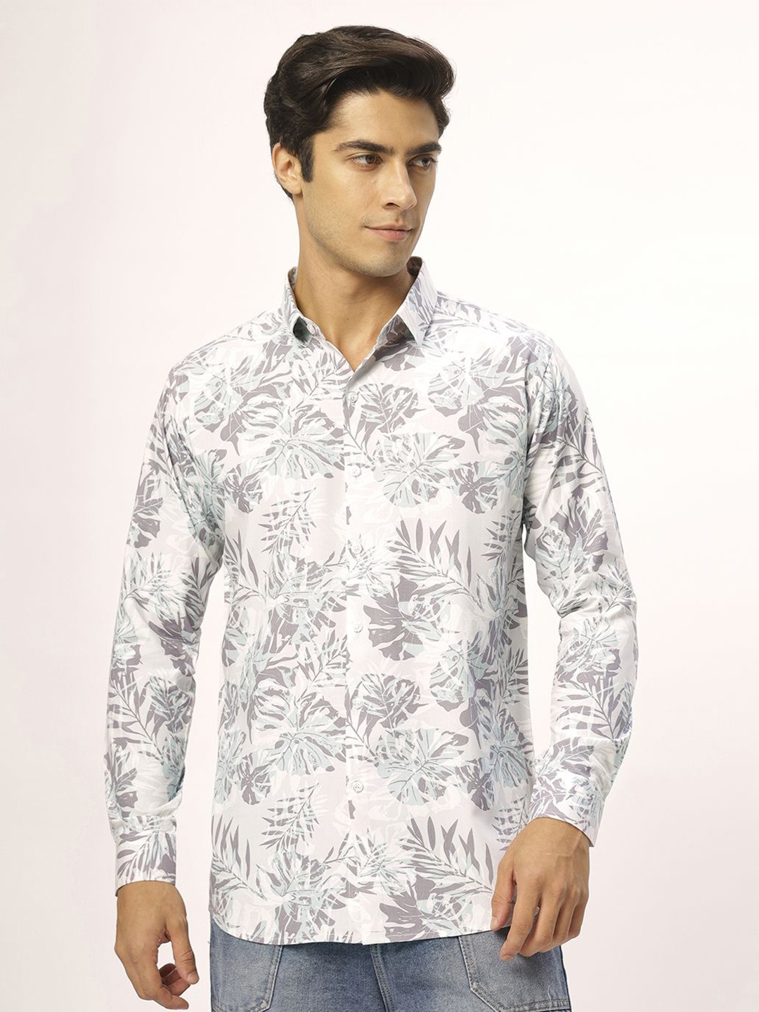 

N AND J Men Relaxed Floral Cotton Printed Casual Shirt, Green