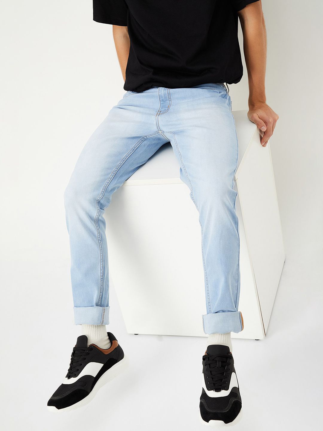 

max Men Mid-Rise Light Fade Clean Look Tapered Fit Jeans, Blue
