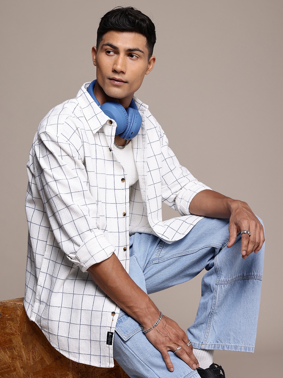 

Roadster Men Windowpane Checked Casual Shirt, Off white