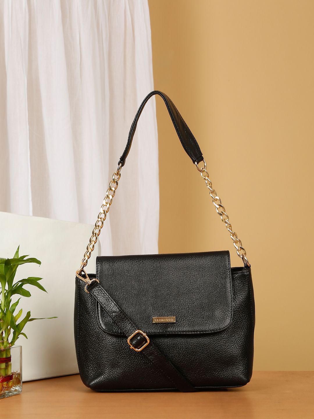 

Teakwood Leathers Structured Handheld Bag, Black