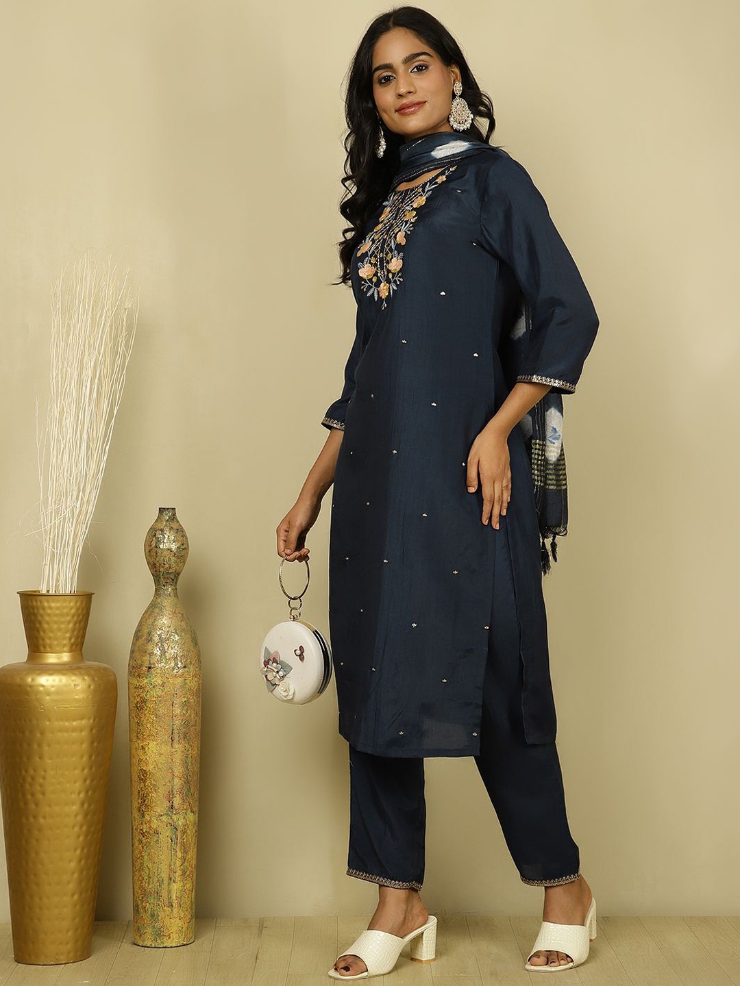 

Jaipur Kurti Floral Embroidered Regular Thread Work Kurta with Trousers & With Dupatta, Teal