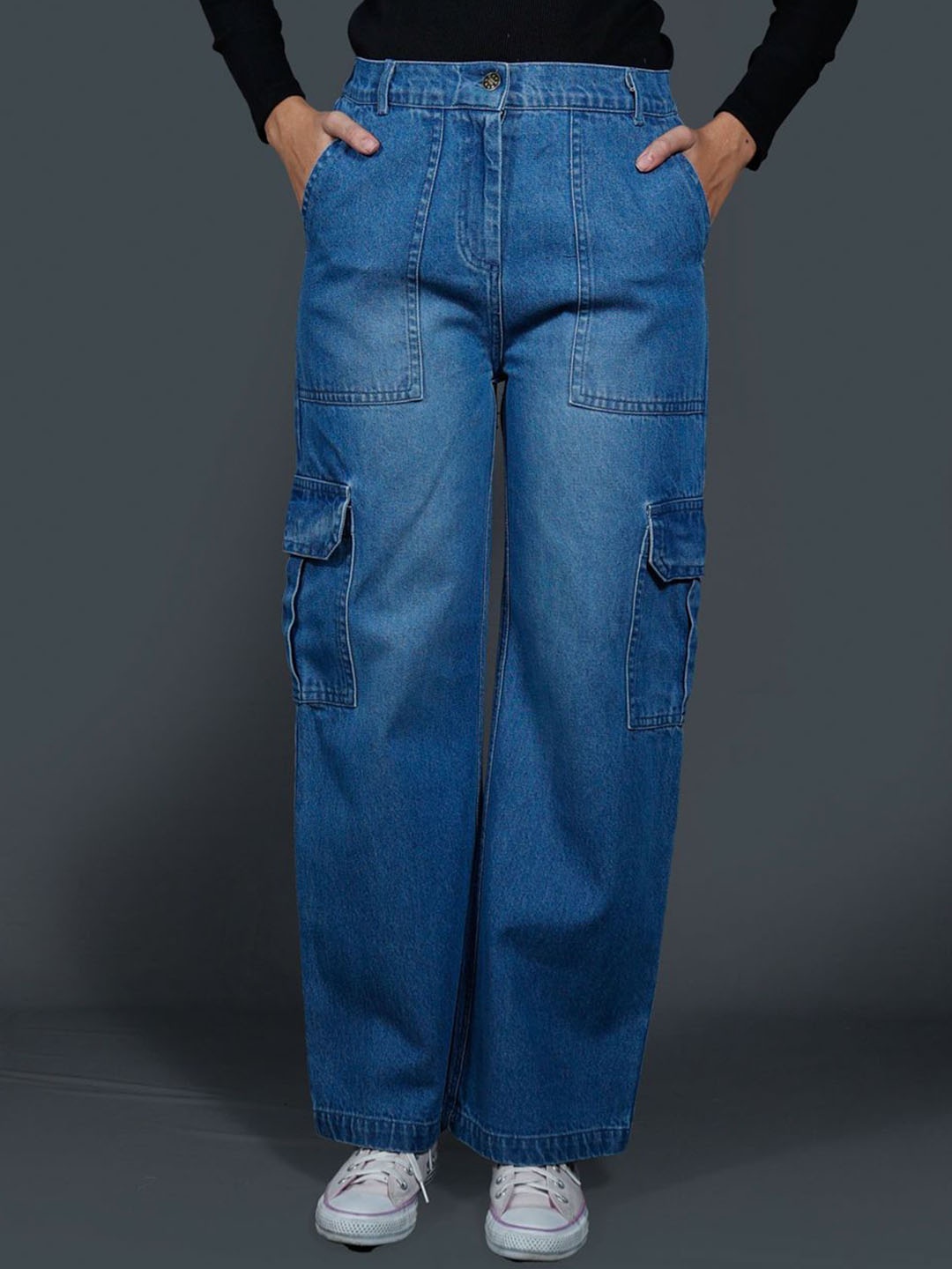 

The Roadster Lifestyle Co. Women Light Fade Cargo Jeans, Blue