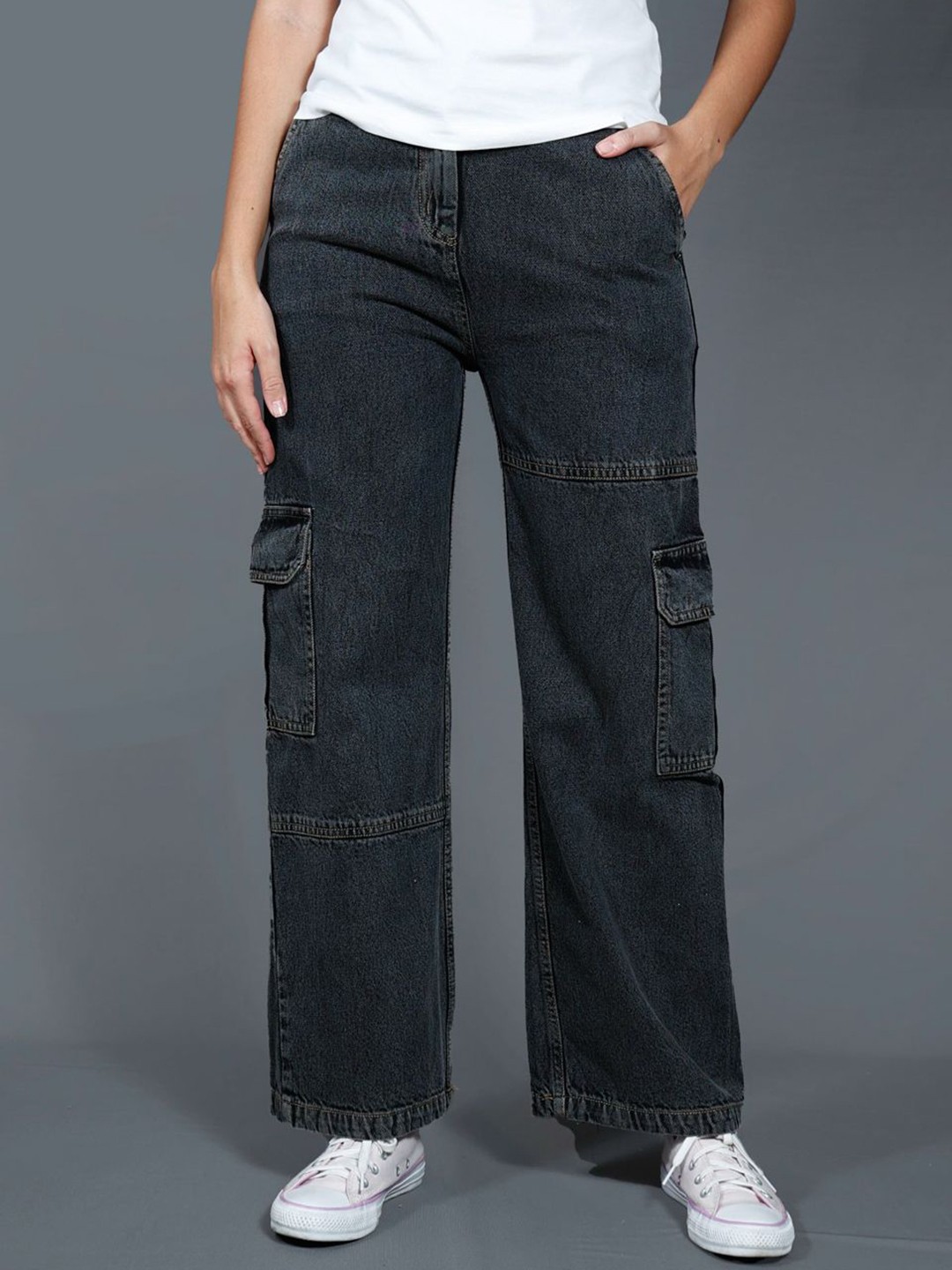 

The Roadster Lifestyle Co. Women Cotton No Fade Straight Fit Jeans, Grey