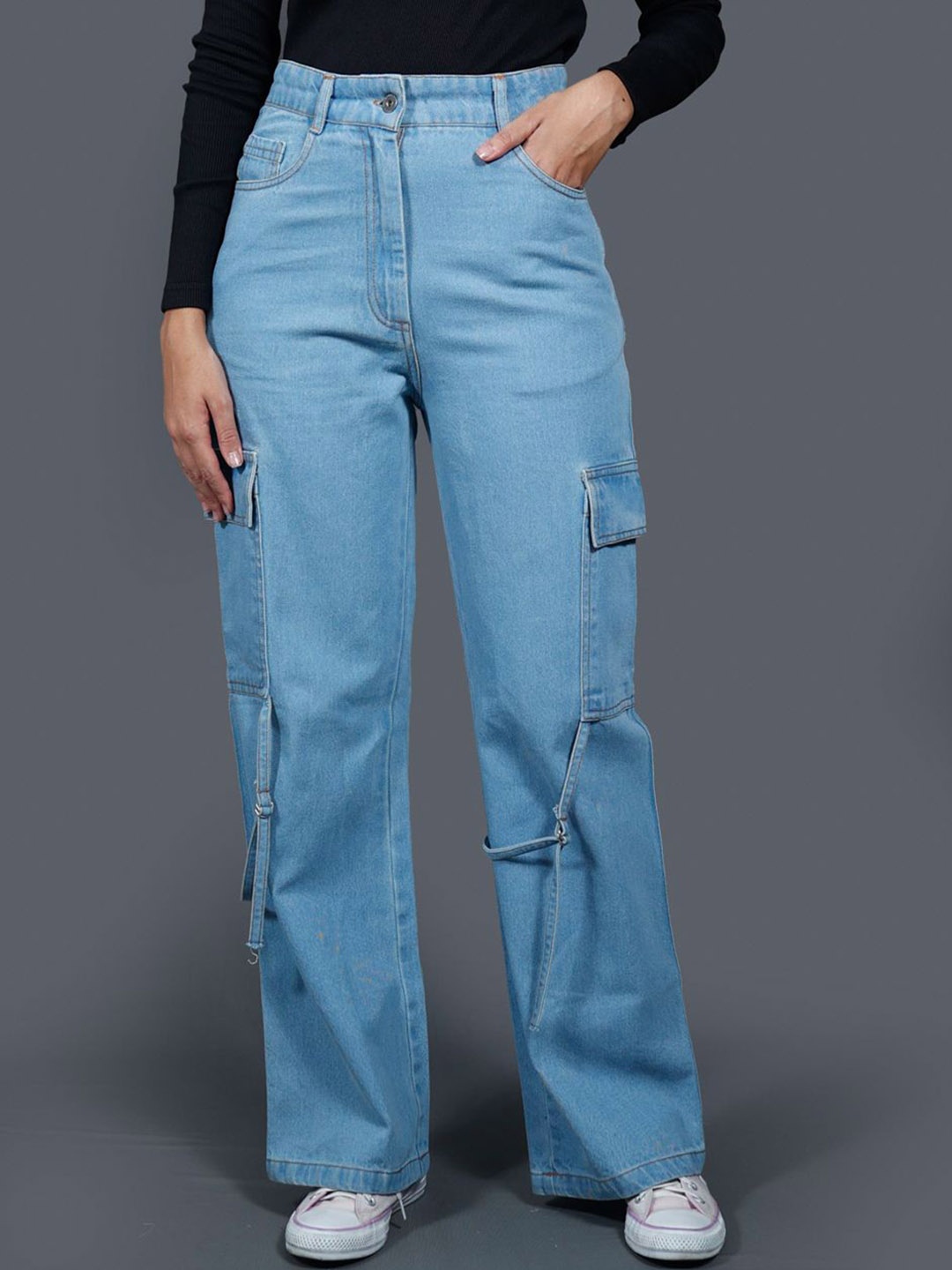 

The Roadster Lifestyle Co. Women Flared Fit Cargo No Fade Jeans, Blue
