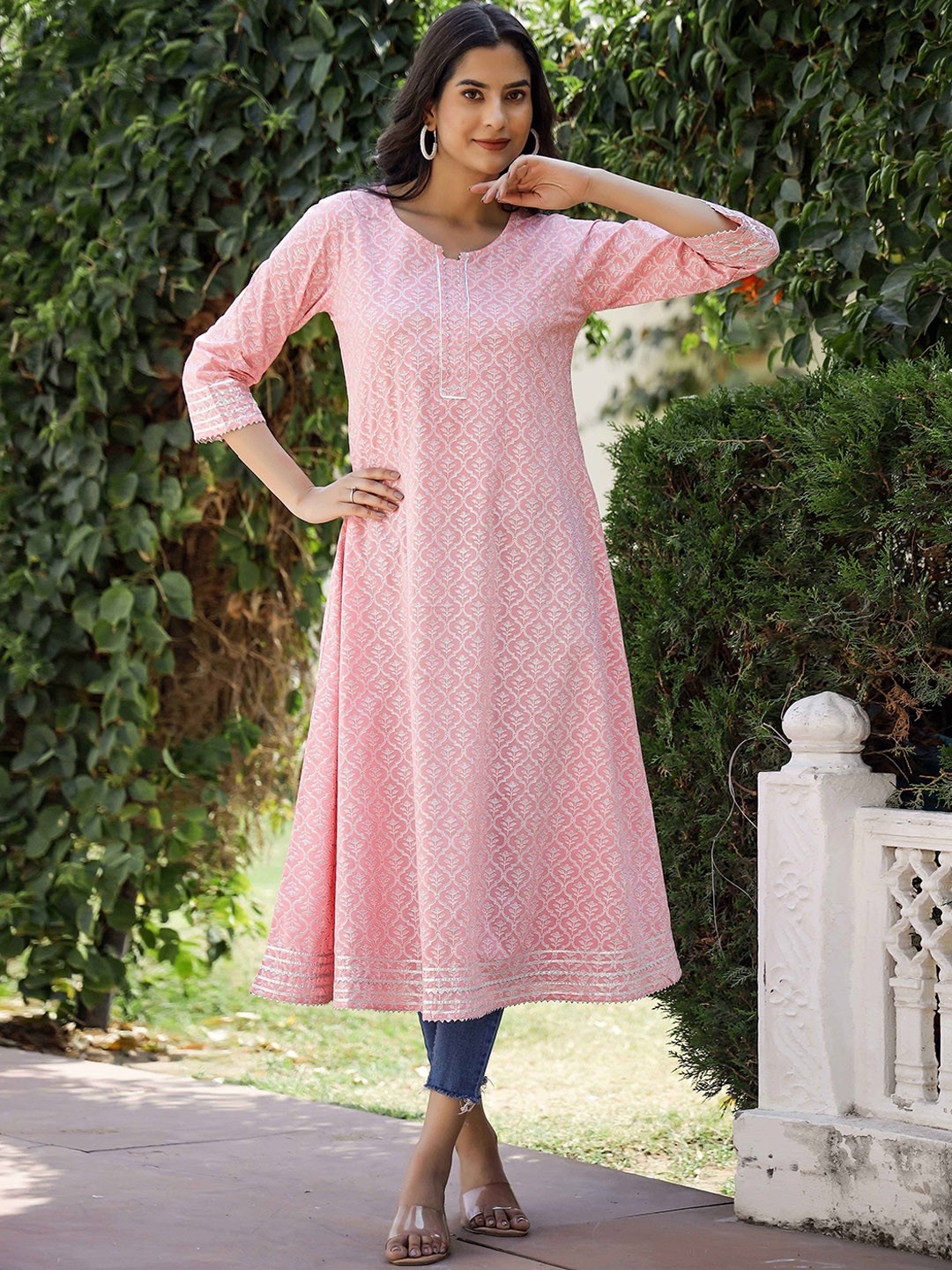 

mokshi Floral printed Cotton Anarkali Kurta, Pink