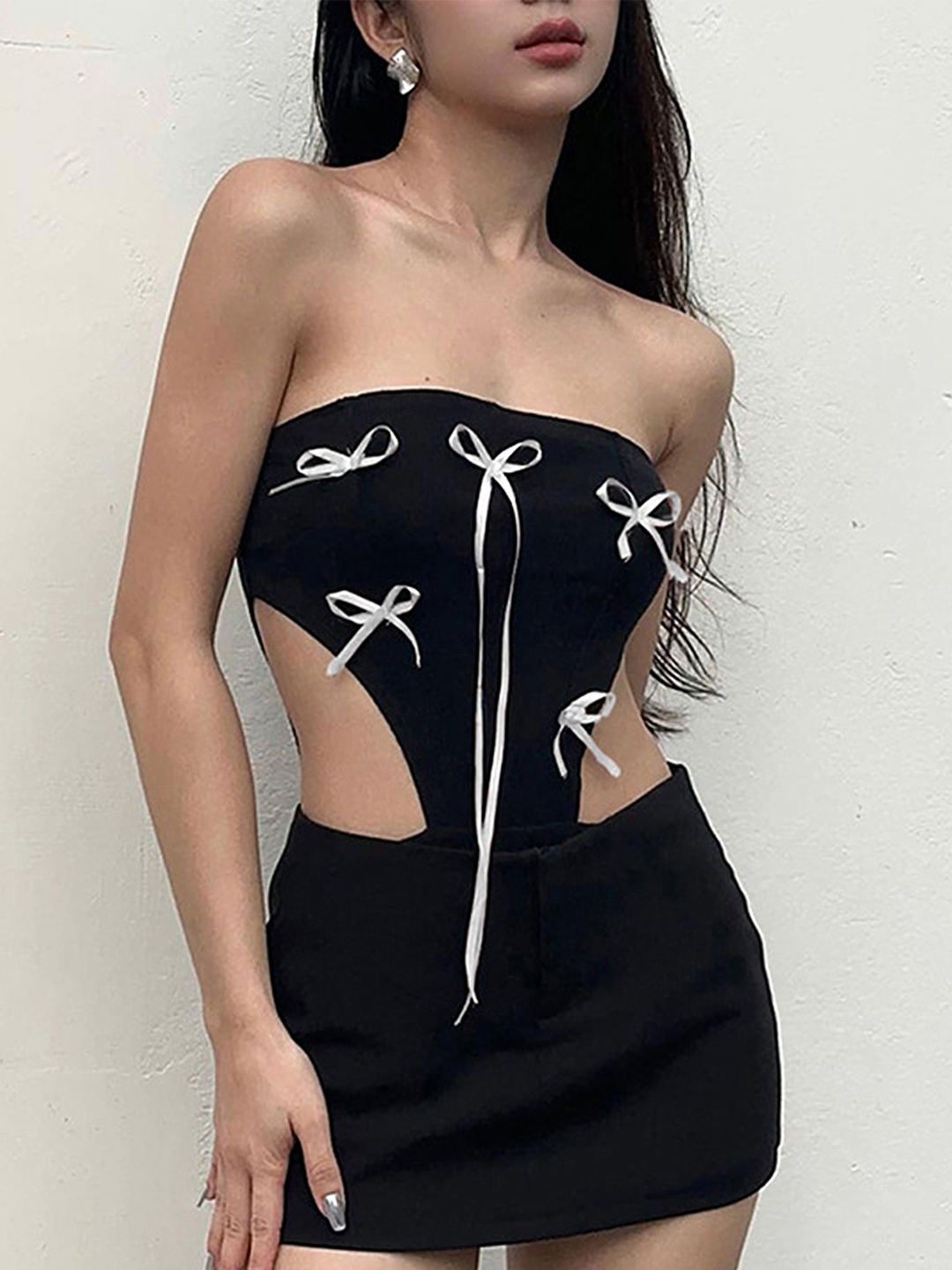 

LULU & SKY Strapless Tie-Ups Bodysuit, Black
