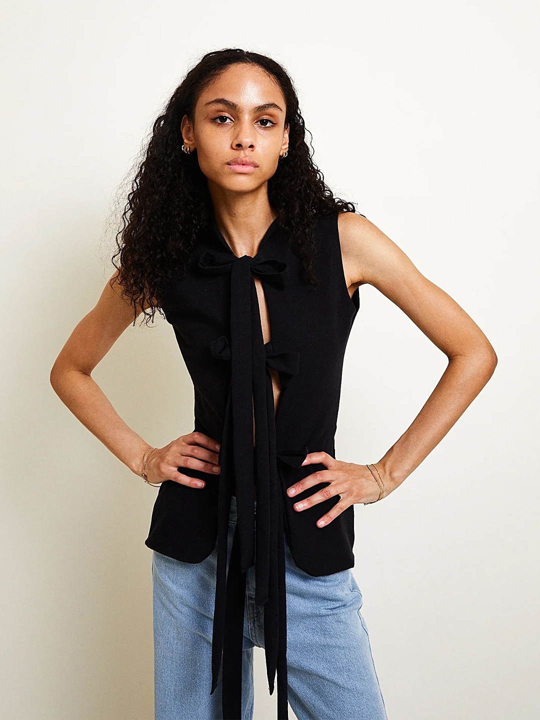 

LULU & SKY Tie-Up Neck Bow Fitted Casual Top, Black