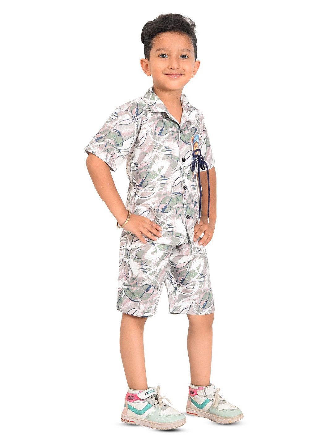 

KIDZAREA Boys Printed Shirt with Shorts, Sea green