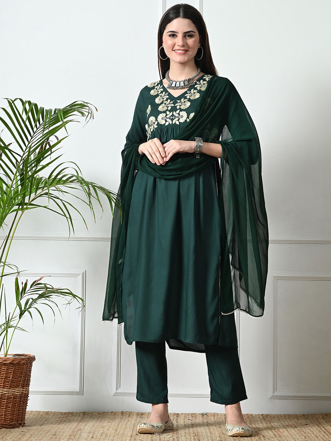 

DANEEN Floral Embroidered Regular A-line Kurta With Trousers & Dupatta, Green