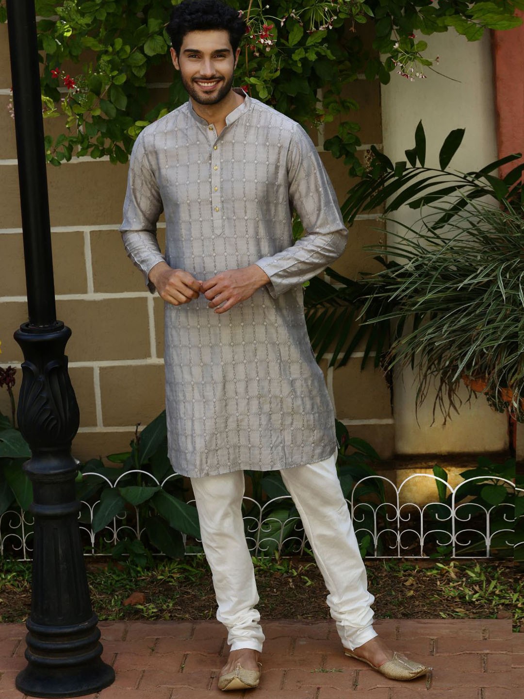 

HOUSE OF DEYANN Ethnic Motifs Embroidered Jacquard Straight Kurta With Churidar, Silver