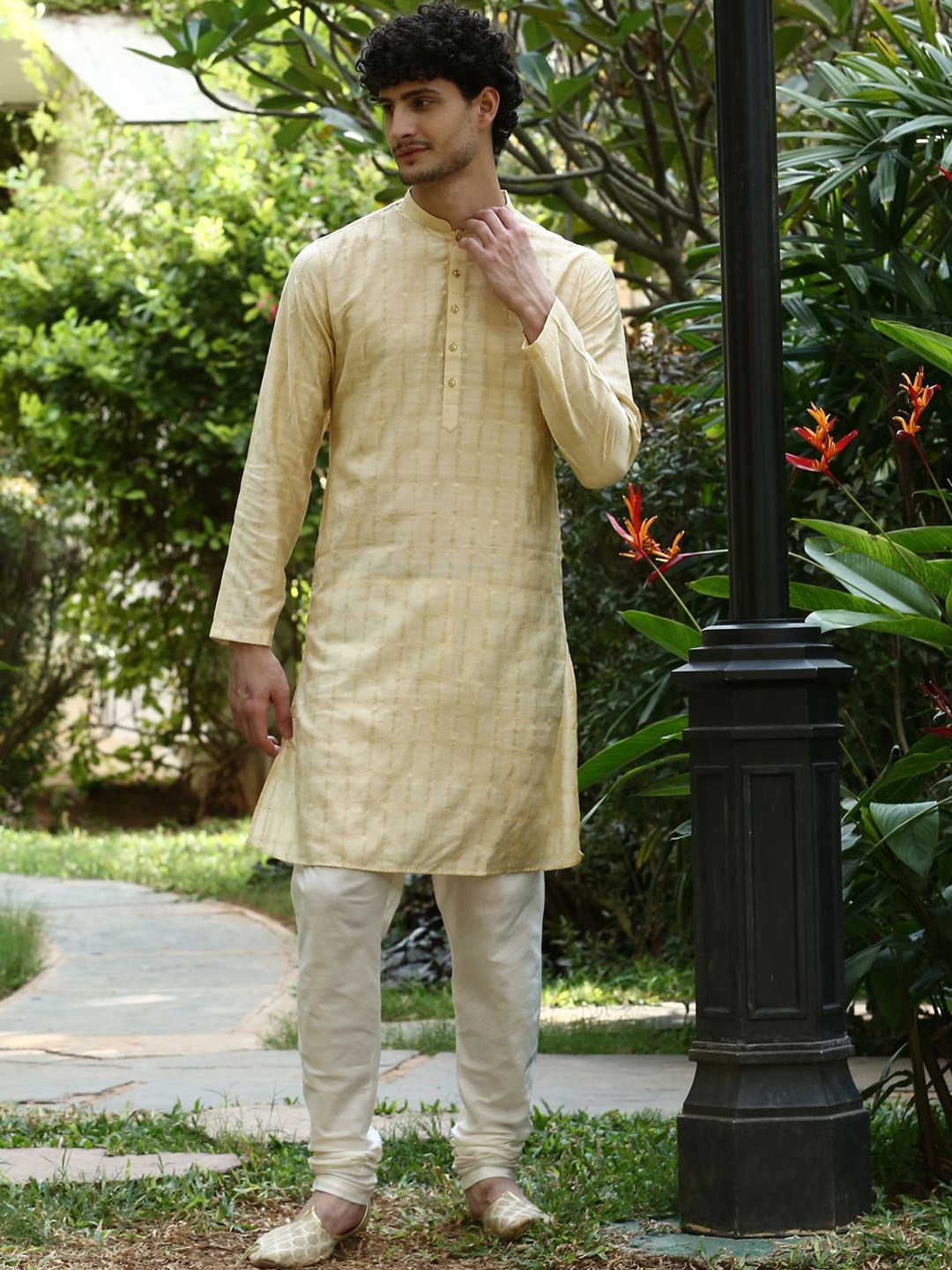 

HOUSE OF DEYANN Ethnic Motifs Embroidered Jacquard Straight Kurta With Churidar, Cream