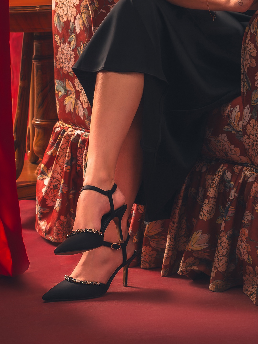 

Saint G Embellished Pointed Toe Leather Kitten Heeled Pumps, Black