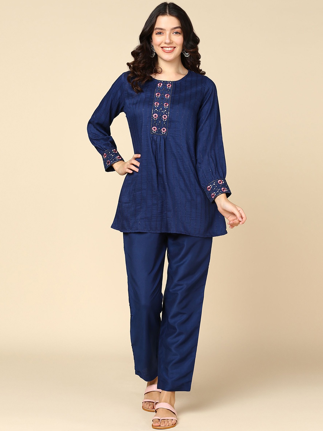 

Shiv ali apparels Embroidered Tunic & Trousers, Navy blue