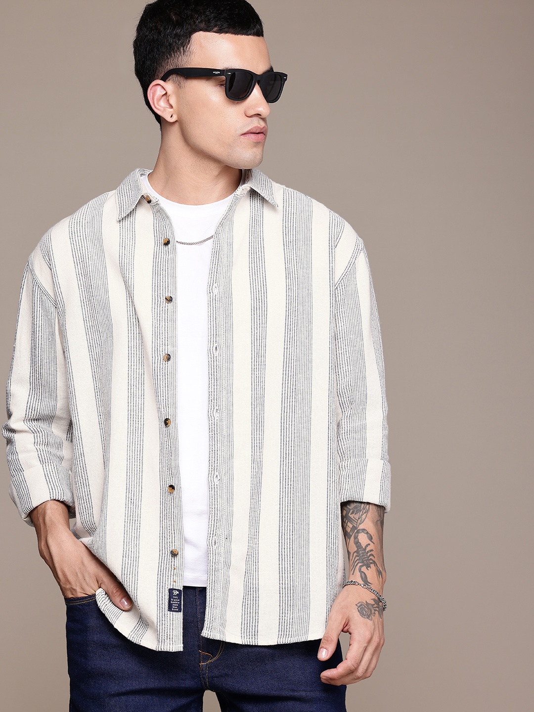 

Roadster Men Woven Striped Casual Shirt, Off white