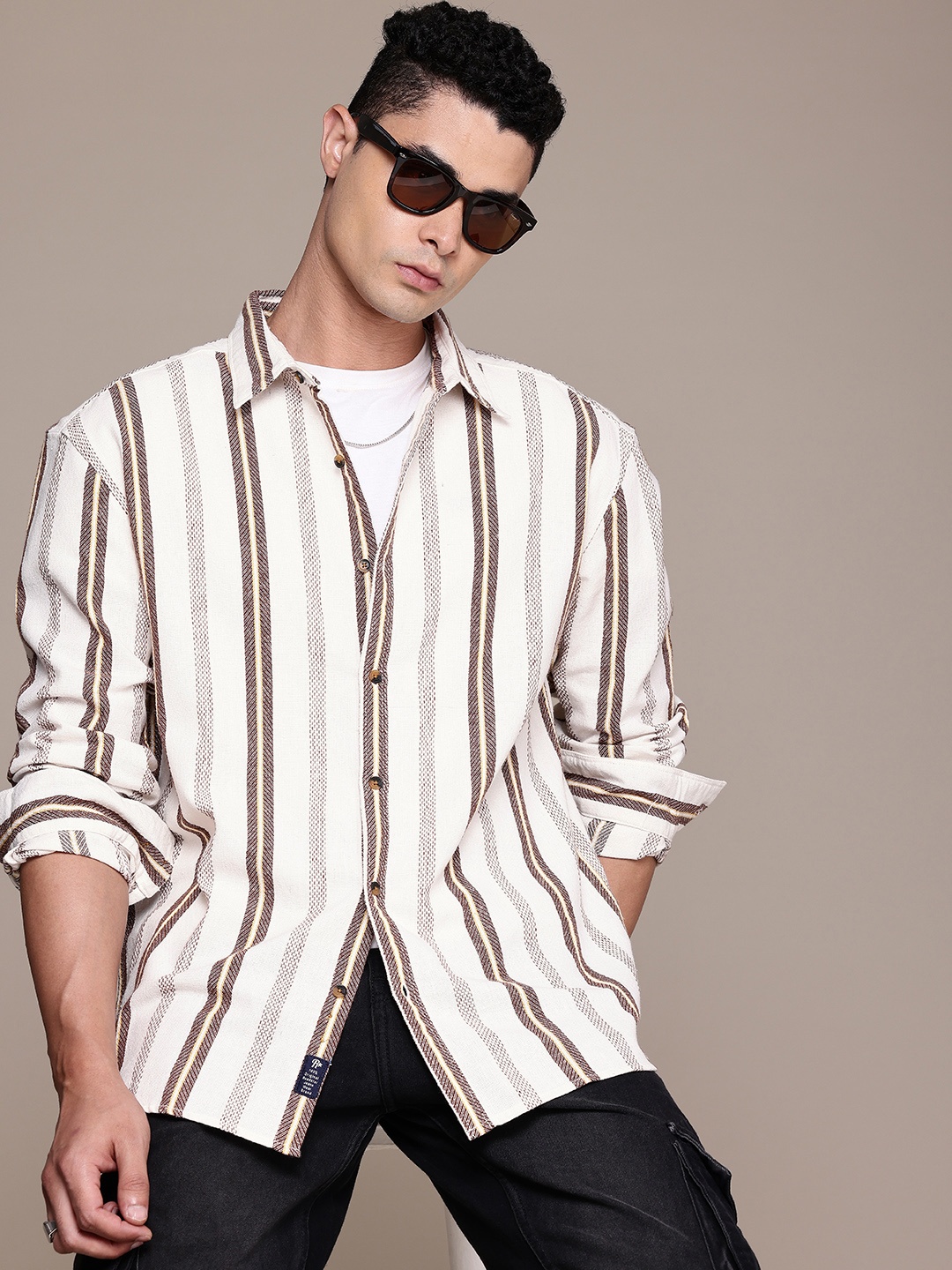 

Roadster Men Woven Striped Casual Shirt, Off white