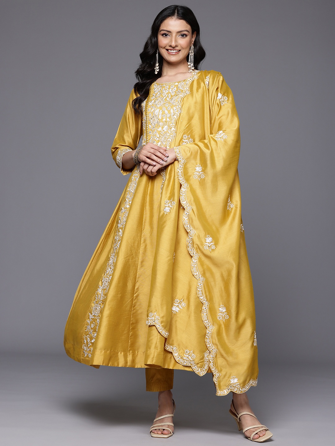 

Varanga Floral Embroidered Thread Work Kurta With Trousers & Dupatta, Yellow