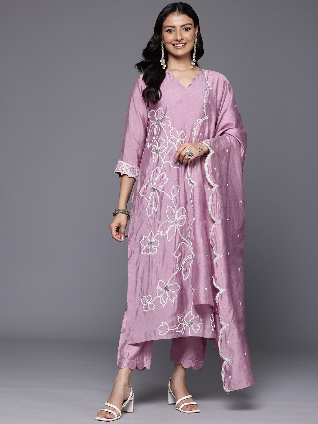 

Varanga Floral Embroidered Sequinned Kurta With Trousers & Dupatta, Mauve