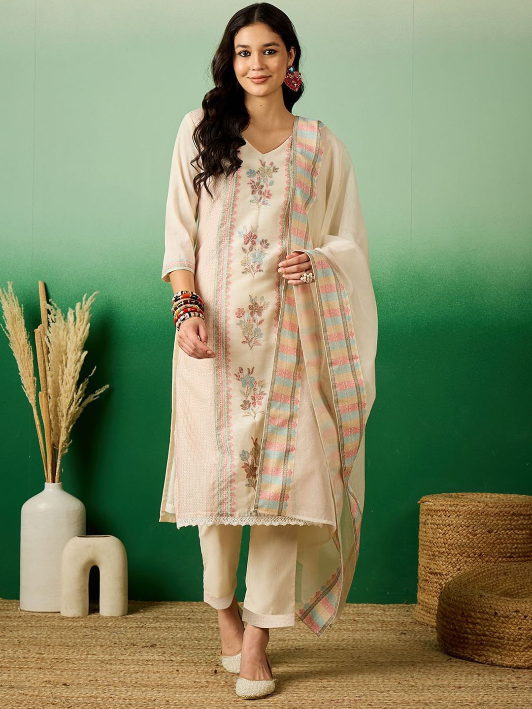 

Sangria Off White Floral Printed V-Neck Straight Kurta & Trousers With Dupatta