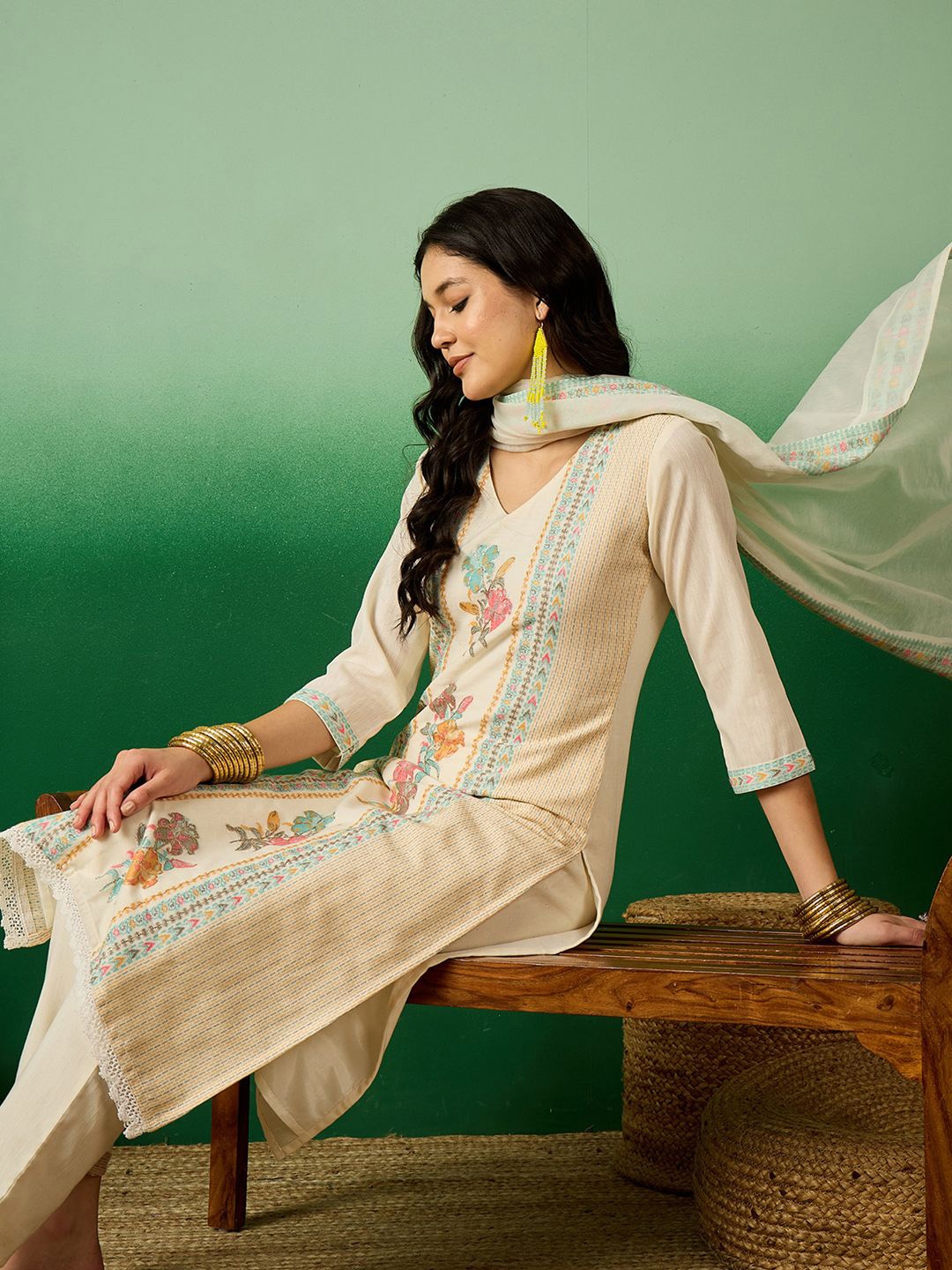 

Sangria Off White Floral Printed Straight Kurta With Trouser & Dupatta